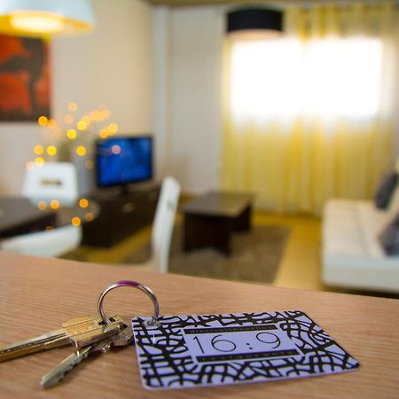 Apartamentos 16:9 Playa Suites Almeria Bagian luar foto
