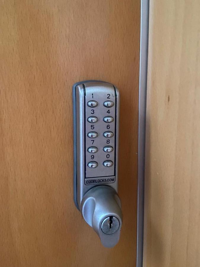 Apartamentos 16:9 Playa Suites Almeria Bagian luar foto